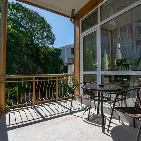 Apartment Central شقة *